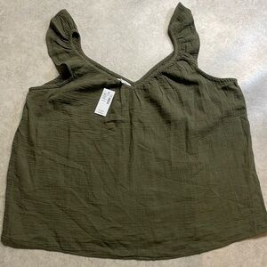 Maurices women’s olive color sleeveless ruffle shoulders crop top size L NWT